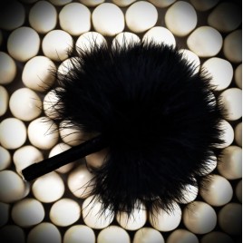 Imagen, pluma Bijoux Les Petits Bonbons estimuladora para caricias y zonas erógenas, online