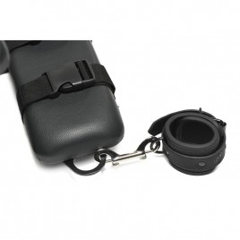 Imagen, stockade horizontal BDSM con máquina sexual automática, online